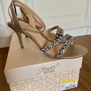 Badgley Mischka Gold Crystal Embellished Heels Size 7